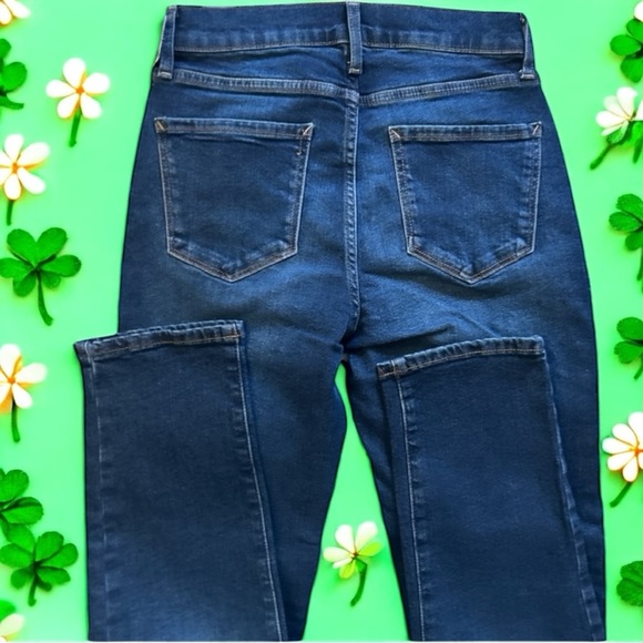 Women’s a.n.a Jeans High-Rise Dark Rinse Straight Leg Size 4 NWT - Picture 6 of 15